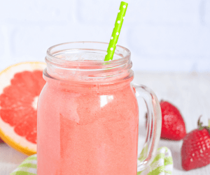 Smoothie pamplemousse fraises excellente source de vitamine C santé