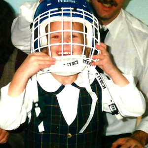 Katerine et son casque femme d'hockey