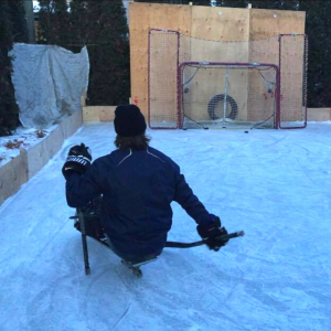 Vincent Boily pratique le para-hockey